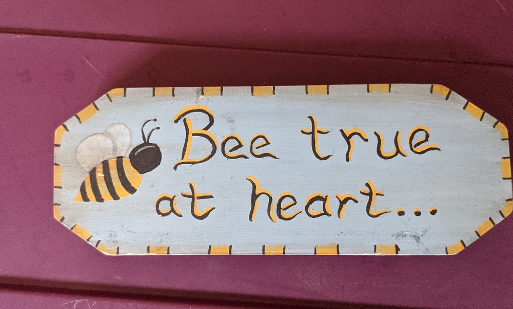 Handmade Wooden Painted Primitive Honey Bee Home Decor Sign NEW
